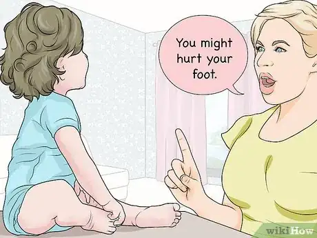 Imagen titulada Get Your Toddler to Wear Shoes Step 6