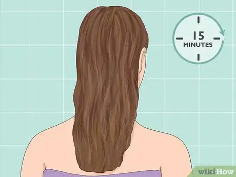 Imagen titulada Dye Your Hair from Brown to Blonde Without Bleach Step 16