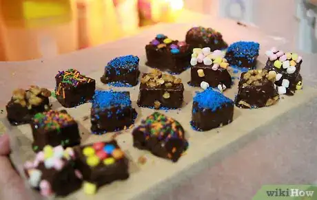 Imagen titulada Make Chocolate Covered Brownie Bites Step 13