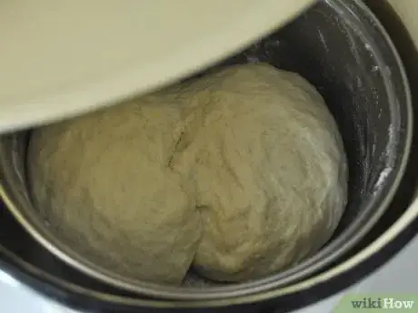 Imagen titulada Bake Bread on the Stovetop Step 12