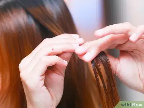 Imagen titulada Dye Your Hair With Semi Permanent Hair Dye Step 4