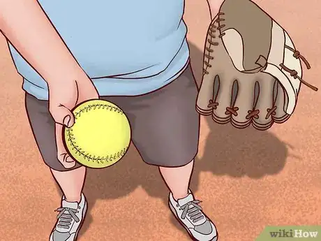 Imagen titulada Pitch in Slow‐Pitch Softball Step 1