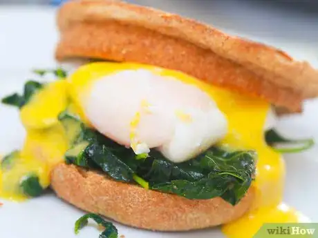 Imagen titulada Make Eggs Benedict Step 14