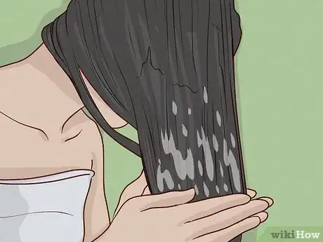 Imagen titulada Air Dry Thick Hair Step 4