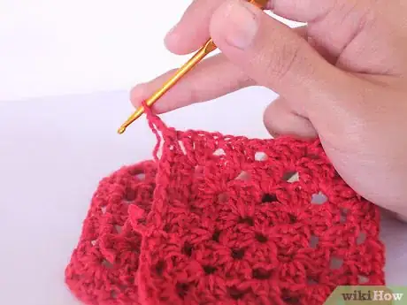 Imagen titulada Attach Granny Squares Step 9