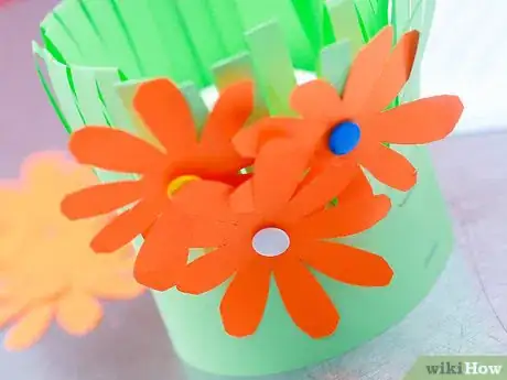 Imagen titulada Make Homemade Paper Flowers Step 5