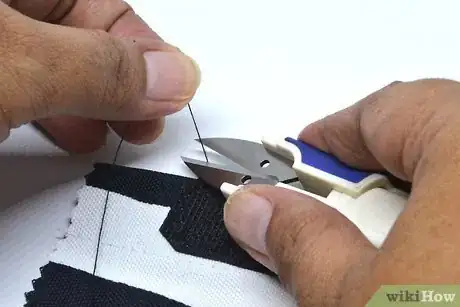 Imagen titulada Sew Velcro by Hand Step 14