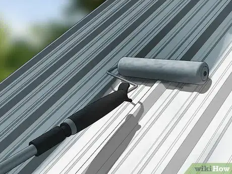 Imagen titulada Paint a Metal Roof Step 15