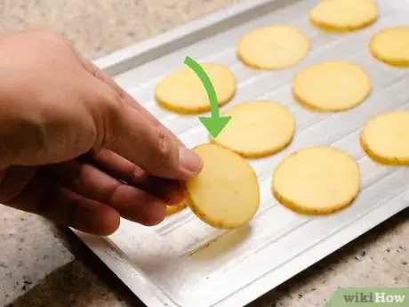 Imagen titulada Make Baked Potato Chips Step 6