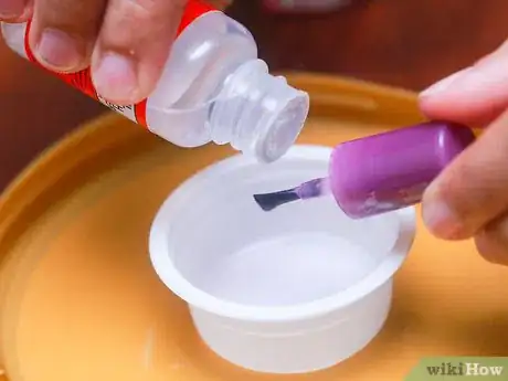 Imagen titulada Remove Nail Polish from Around the Nails Step 2