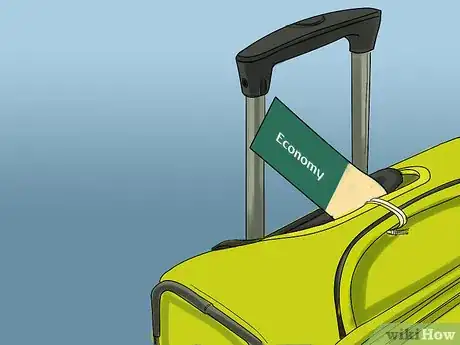 Imagen titulada Secure Your Luggage for a Flight Step 4