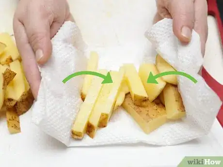 Imagen titulada Fry Chips Step 3