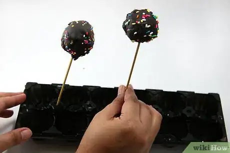 Imagen titulada Make a Cake Pop Holder Step 8