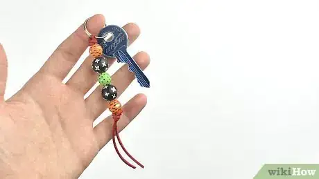 Imagen titulada Make a Beaded Keychain Step 10