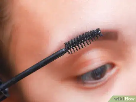 Imagen titulada Clean a Mascara Brush Step 11