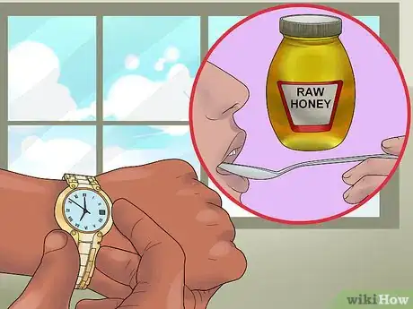 Imagen titulada Control Allergies With Local Honey Step 3