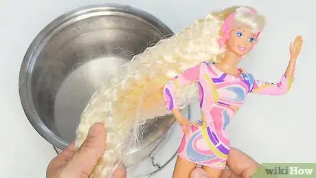 Imagen titulada Boil Wash Doll Hair Step 8