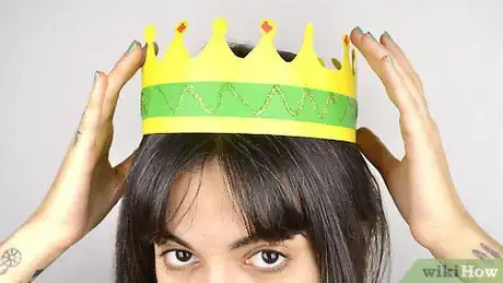 Imagen titulada Make a Crown Step 6