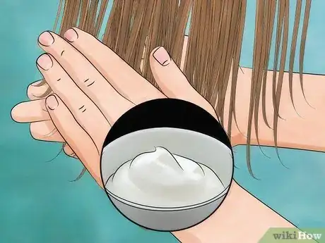 Imagen titulada Use a Lice Comb on Dry Hair Step 10