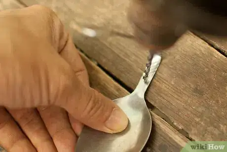 Imagen titulada Make Hooks and Hangers from Old Cutlery Step 10