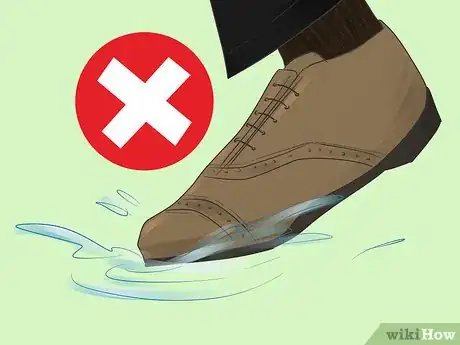 Imagen titulada Keep Dress Shoes from Creasing Step 3