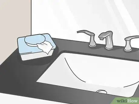 Imagen titulada Clean Your Bathroom Fast Step 11