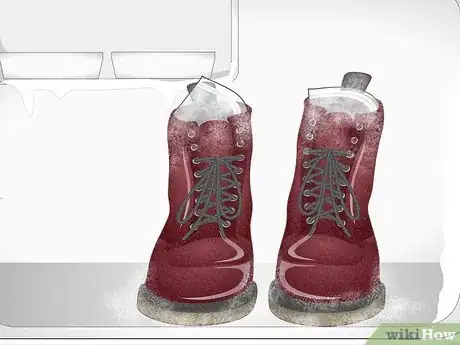 Imagen titulada Break in Your Brand New Dr Martens Boots Step 10