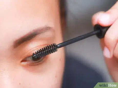 Imagen titulada Clean a Mascara Brush Step 12