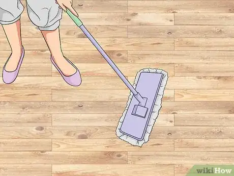 Imagen titulada Clean Engineered Hardwood Floors Step 3