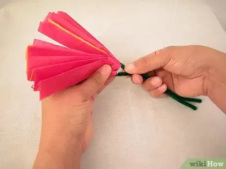 Imagen titulada Make a Paper Carnation Step 5