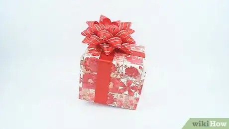 Imagen titulada Wrap a Present Step 22