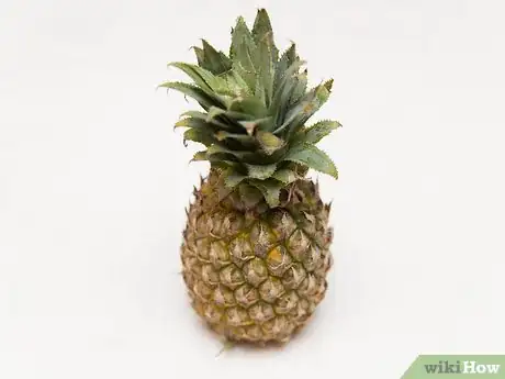 Imagen titulada Buy and Store Fresh Pineapple Step 1