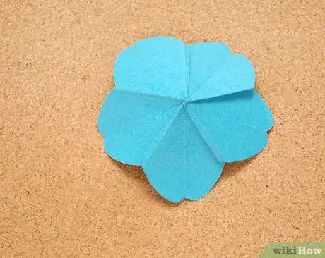 Imagen titulada Make Origami Tropical Flowers Step 12