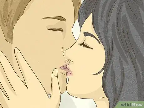 Imagen titulada Have a Memorable First Kiss Step 11