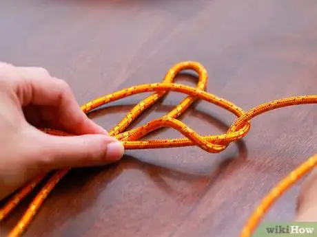 Imagen titulada Make a Paracord Bracelet Step 18