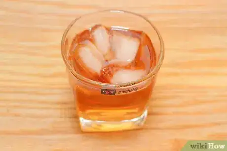 Imagen titulada Make an Amaretto Sour Step 5