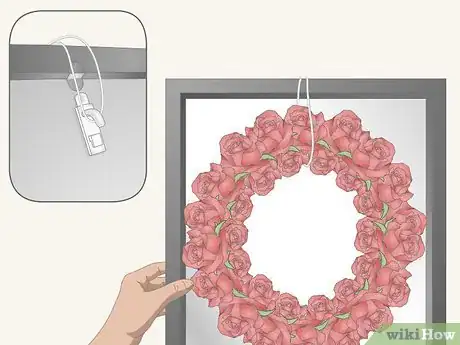 Imagen titulada Hang a Wreath on a Mirror Step 8