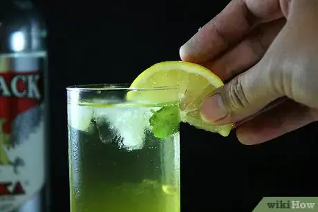 Imagen titulada Make a Vodka Mojito Step 5