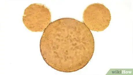 Imagen titulada Make a Minnie Mouse Cake Step 19