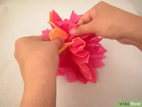 Imagen titulada Make a Paper Carnation Step 7