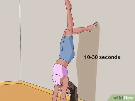 Imagen titulada Work up to a Handstand Push Up Step 6