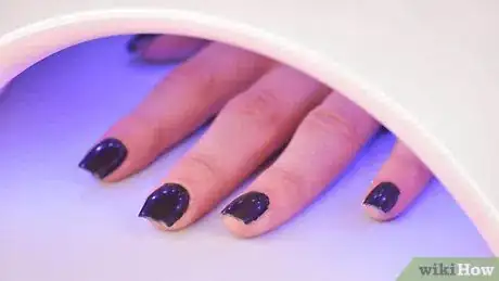 Imagen titulada Do Gel Nails with Tips Step 14