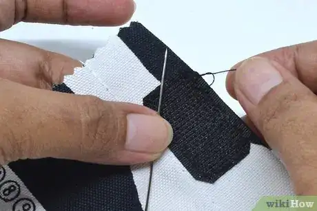 Imagen titulada Sew Velcro by Hand Step 13