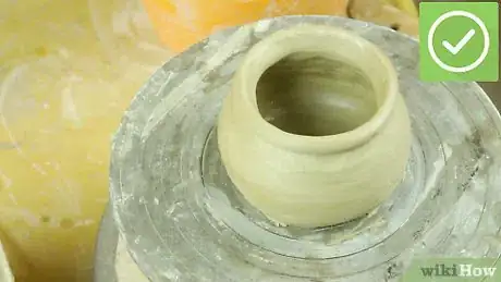 Imagen titulada Make a Clay Pot Step 9