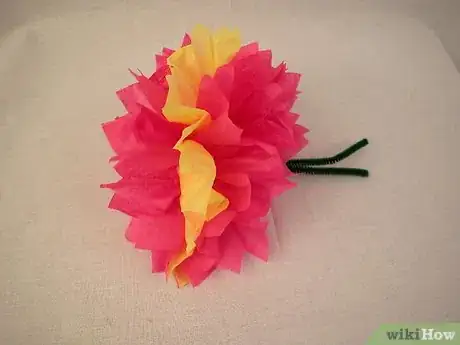 Imagen titulada Make a Paper Carnation Step 8