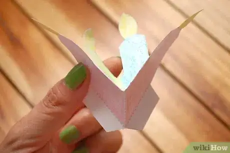 Imagen titulada Make a Birthday Cake Pop up Card (Robert Sabuda Method) Step 11