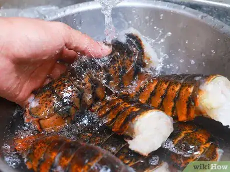 Imagen titulada Prepare Lobster Tails Step 3