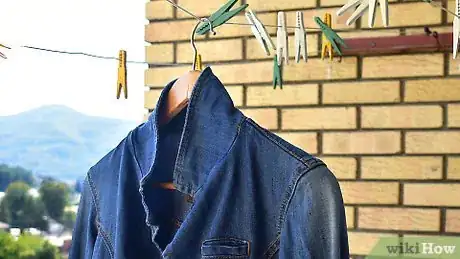 Imagen titulada Make a Jean Jacket Look Worn Step 4