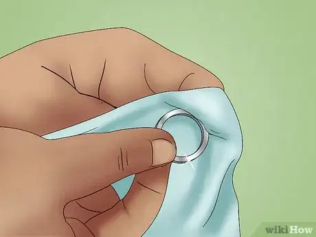 Imagen titulada Make a Ring from a Silver Coin Step 8