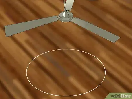 Imagen titulada Clean a Ceiling Fan Step 4